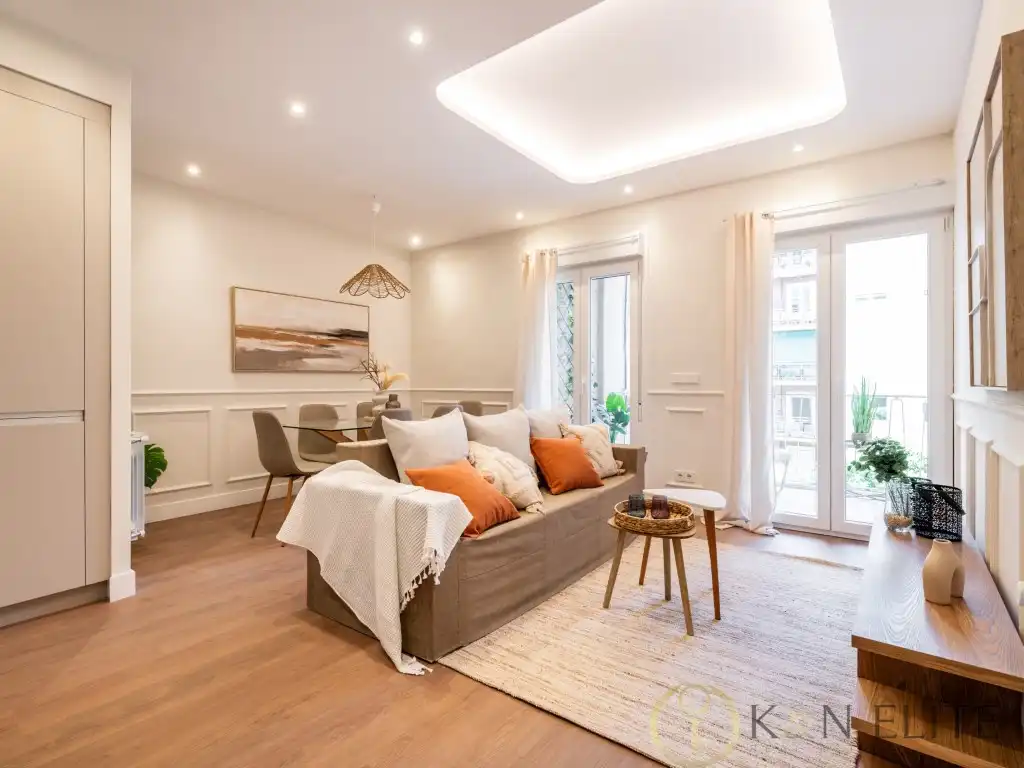 Piso con ascensor en venta en Calle Peñascales
