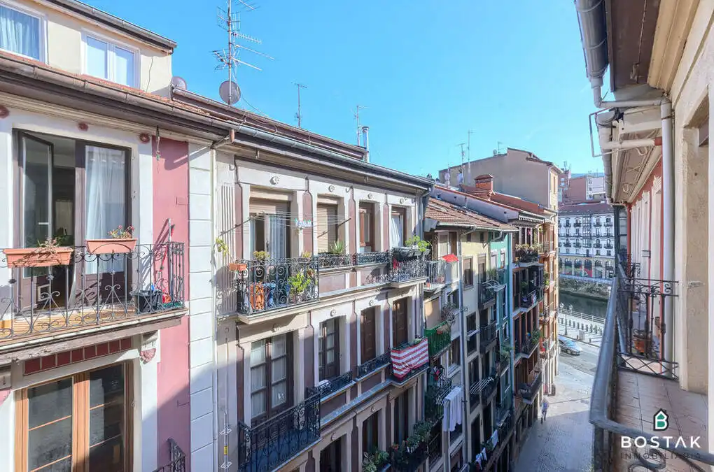 Terraza de Piso en venta en Bilbao  con Calefacción y Balcón