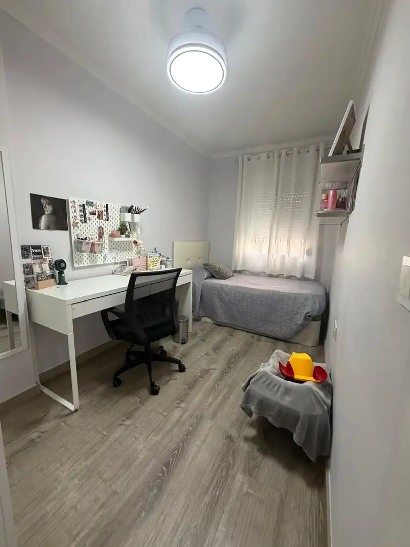 Habitación de Piso en venta en Málaga con Aire acondicionado, Calefacción y Jardín privado