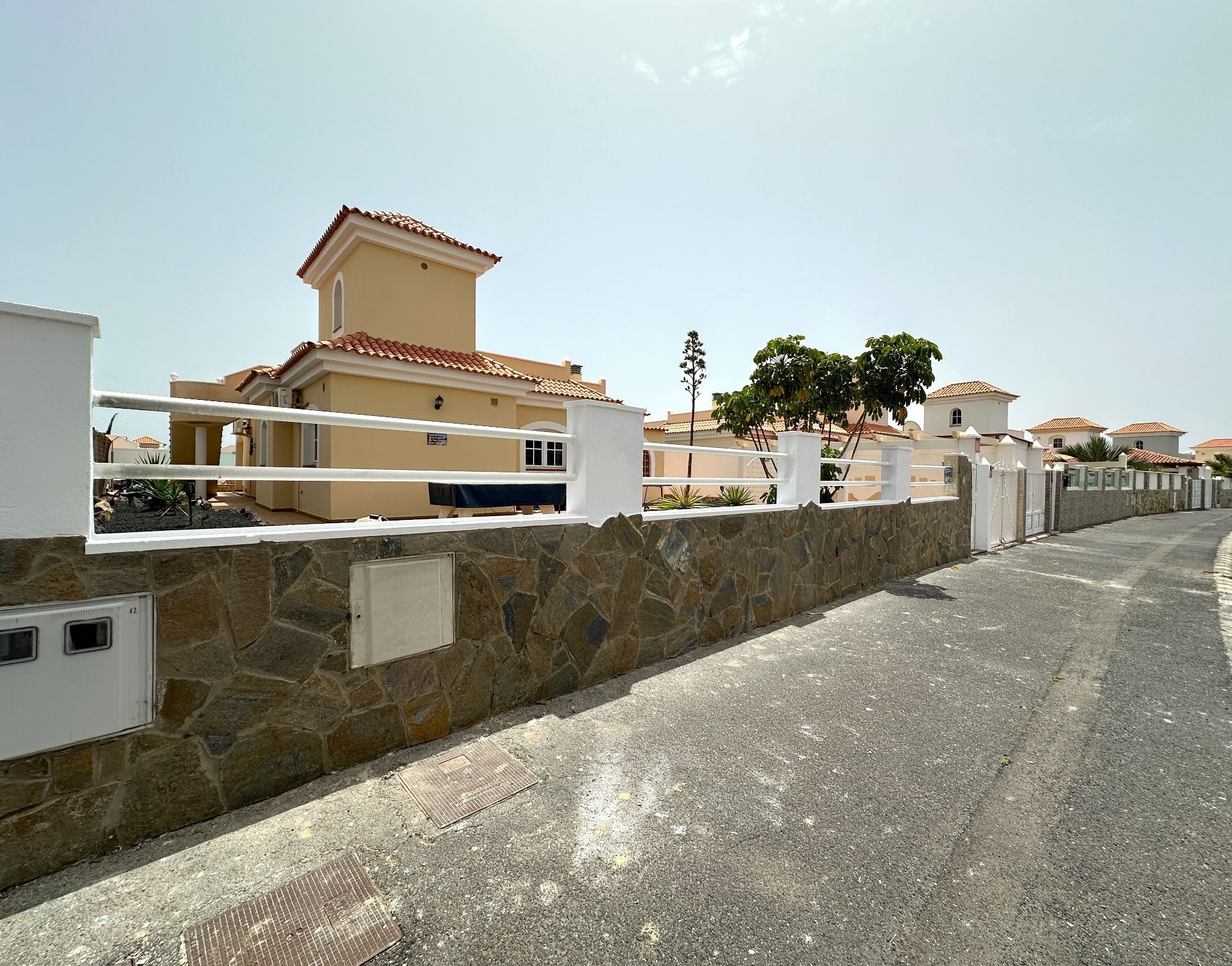 Exterior view of House or chalet for sale in Antigua  with Air Conditioner, Private garden and Storage room