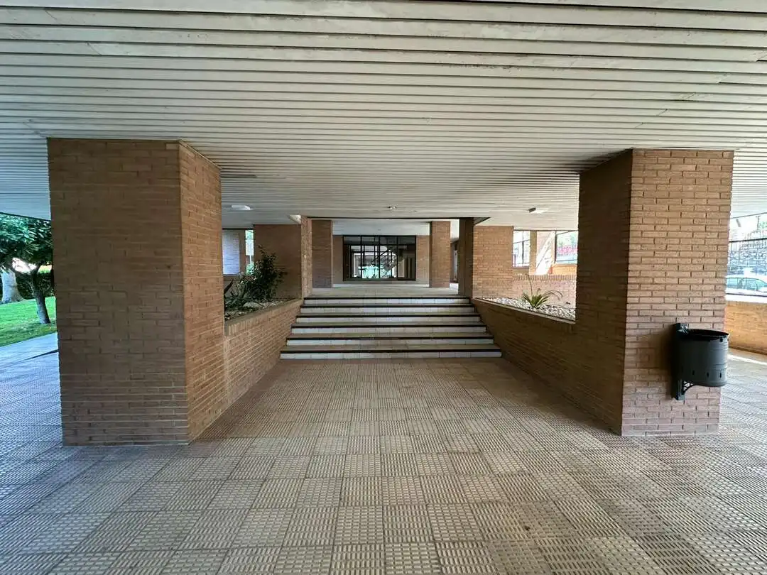 Wohnung zum Verkauf in Toledo mit Klimaanlage, Heizung und Privatgarten