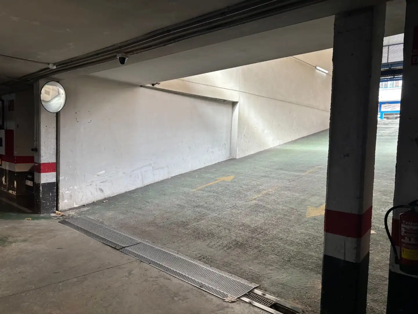 Parkplatz von Garage zur Miete in Zaragoza