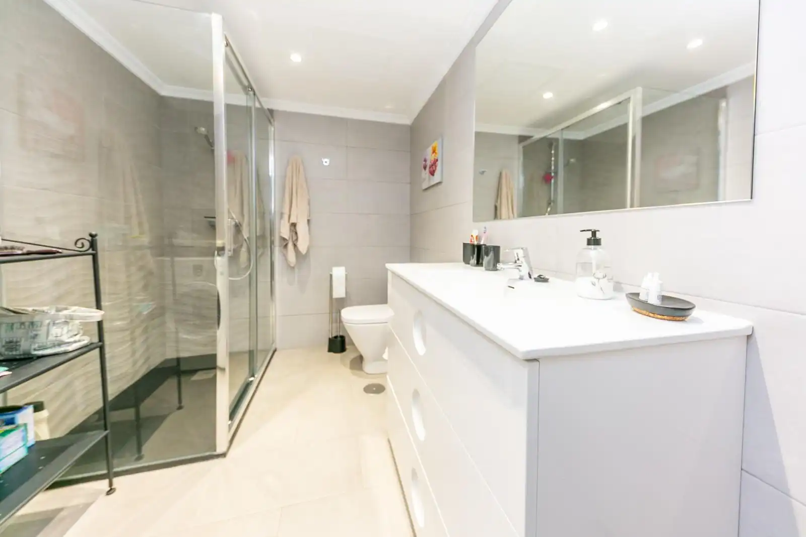 Badezimmer von Dachboden zur Miete in Fuengirola mit Klimaanlage, Heizung und Terrasse