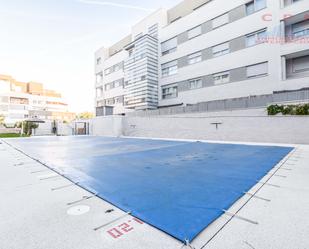 Swimming pool of Duplex to rent in  Madrid Capital  with Air Conditioner, Heating and Terrace