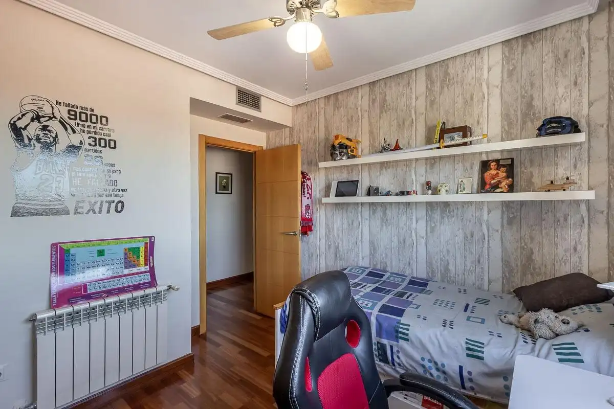 Habitación de Piso en venta en Granada con Aire acondicionado y Calefacción