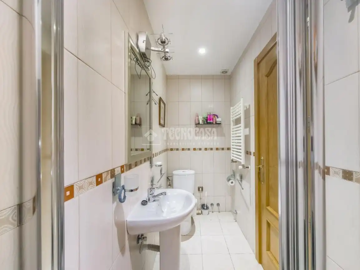 Baño de Piso en venta en Madrid con Aire acondicionado y Calefacción