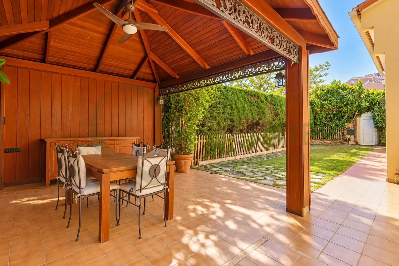 Terrasse von Haus oder Chalet zum Verkauf in Alicante / Alacant mit Klimaanlage, Heizung und Privatgarten