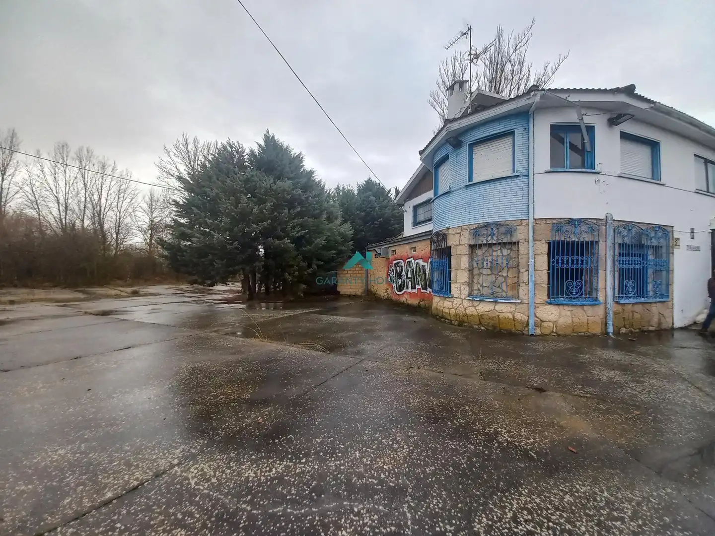 Vista exterior de Edificio en venta en Sarracín