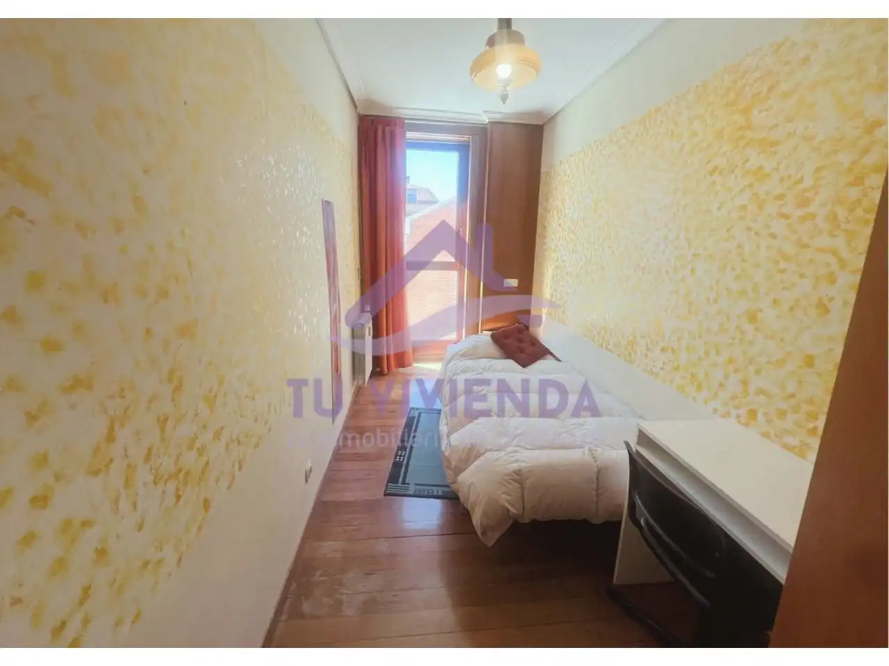 Schlafzimmer von Wohnung zur Miete in Valladolid mit Heizung und Möbliert