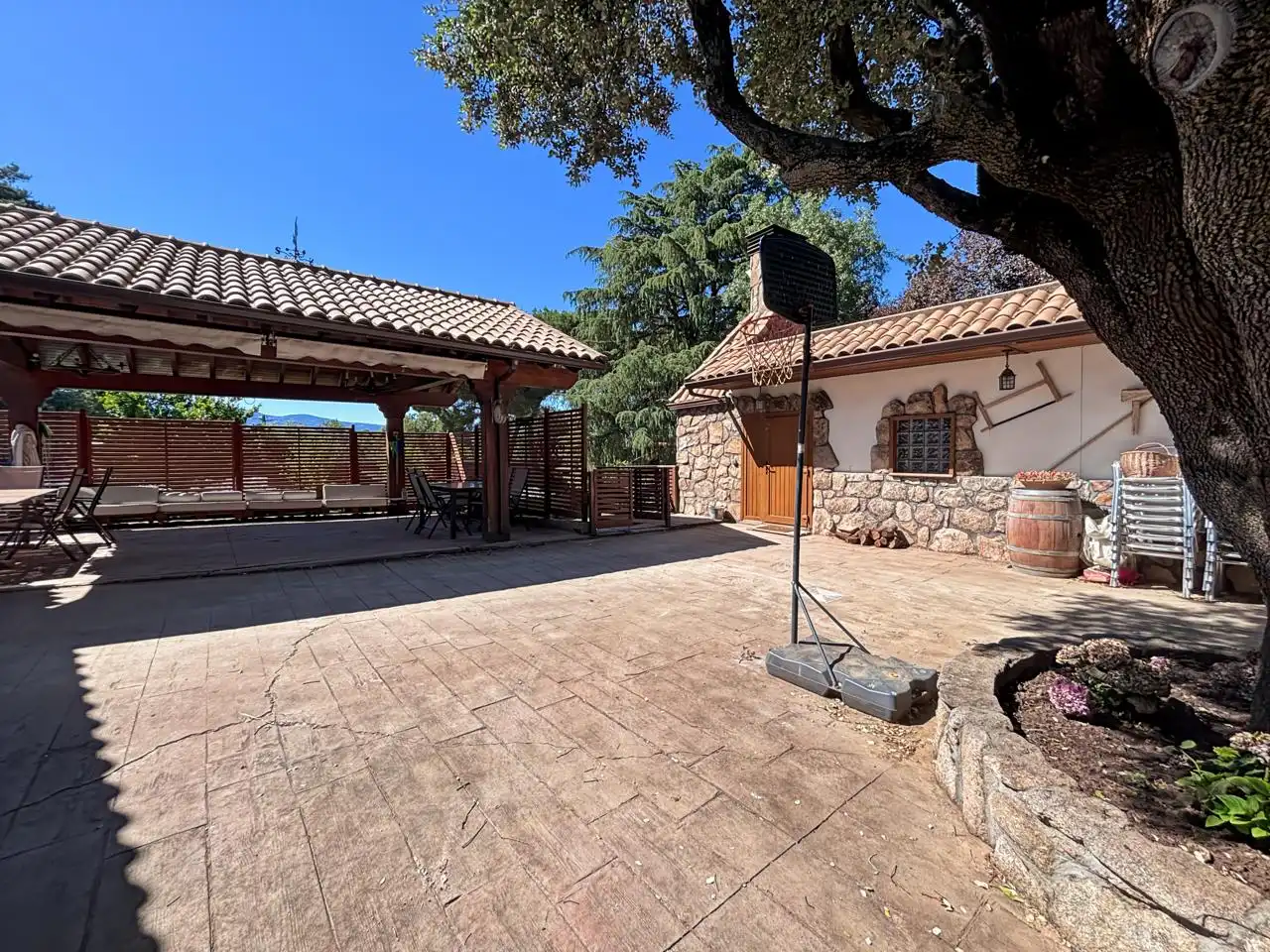 Terrassa de Casa o xalet en venda en El Escorial amb Calefacció, Jardí privat i Terrassa