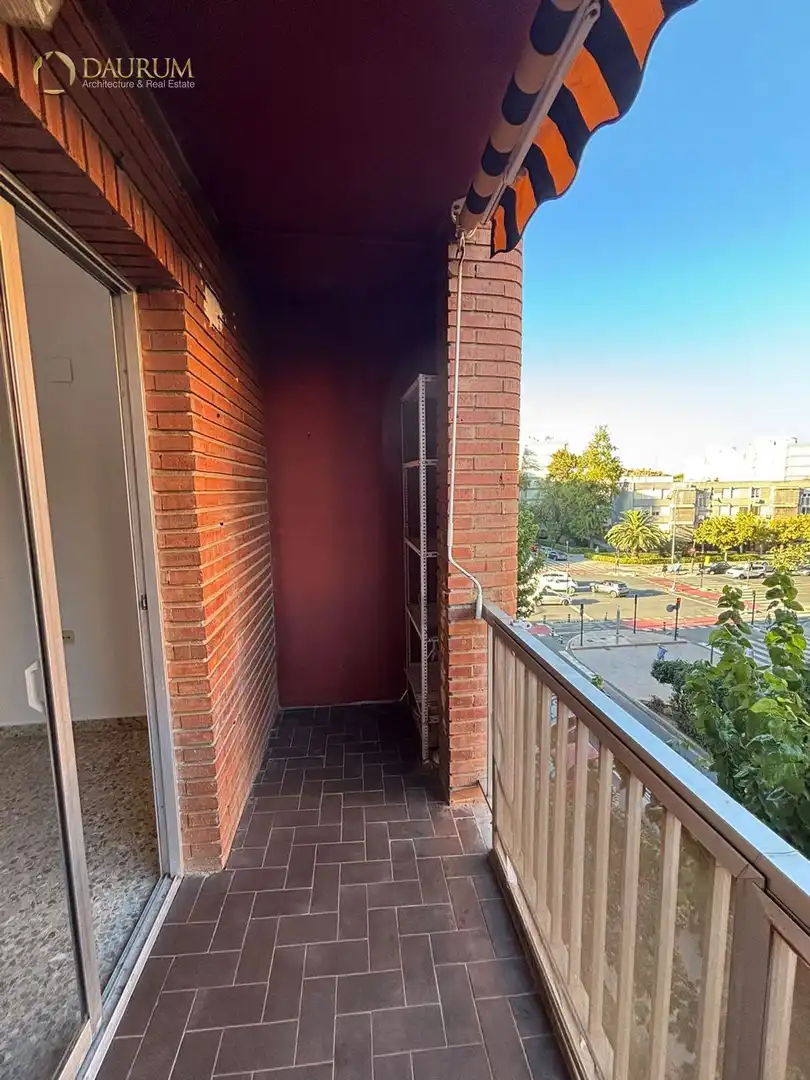 Flat with lift for sale in Emilio Lluch