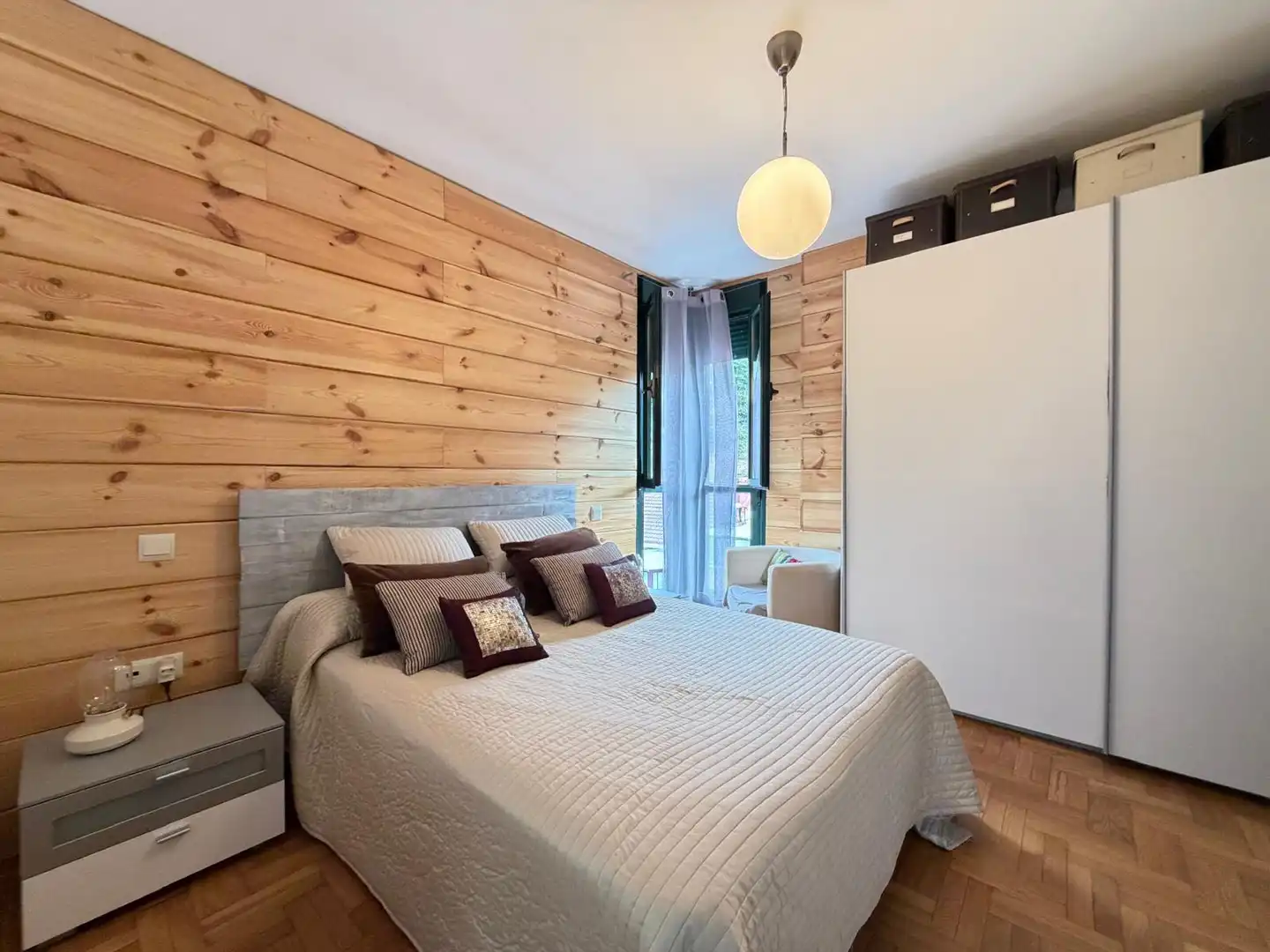 Habitación de Dúplex en venta en Mieres (Asturias) con Calefacción, Parquet y Trastero
