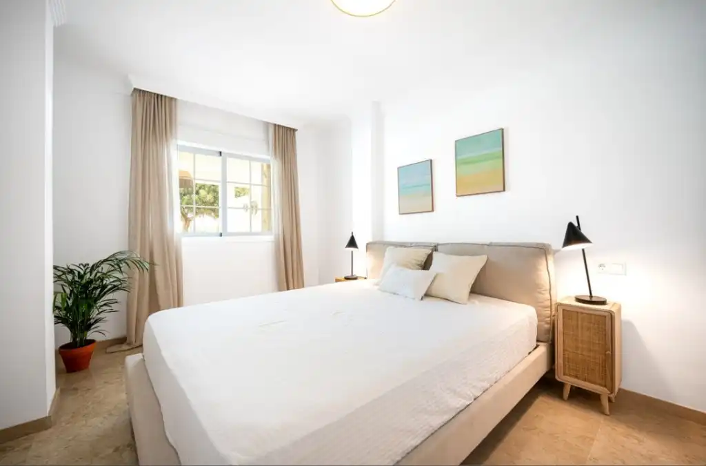 Wohnung mit Pool zum Verkauf in Río Real - Los Monteros, imagen 9