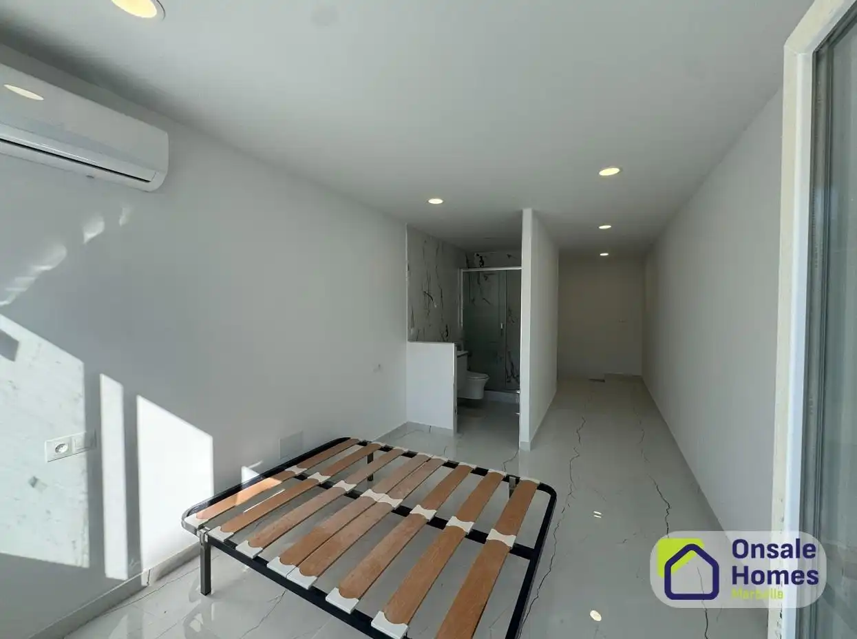 Habitación de Apartamento en venta en Alhaurín El Grande con Aire acondicionado, Jardín privado y Terraza