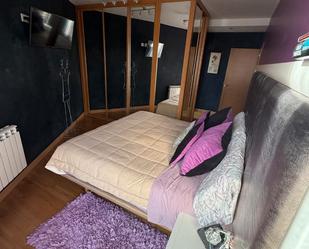 Dormitori de Apartament en venda en Avilés amb Calefacció, Parquet i Moblat