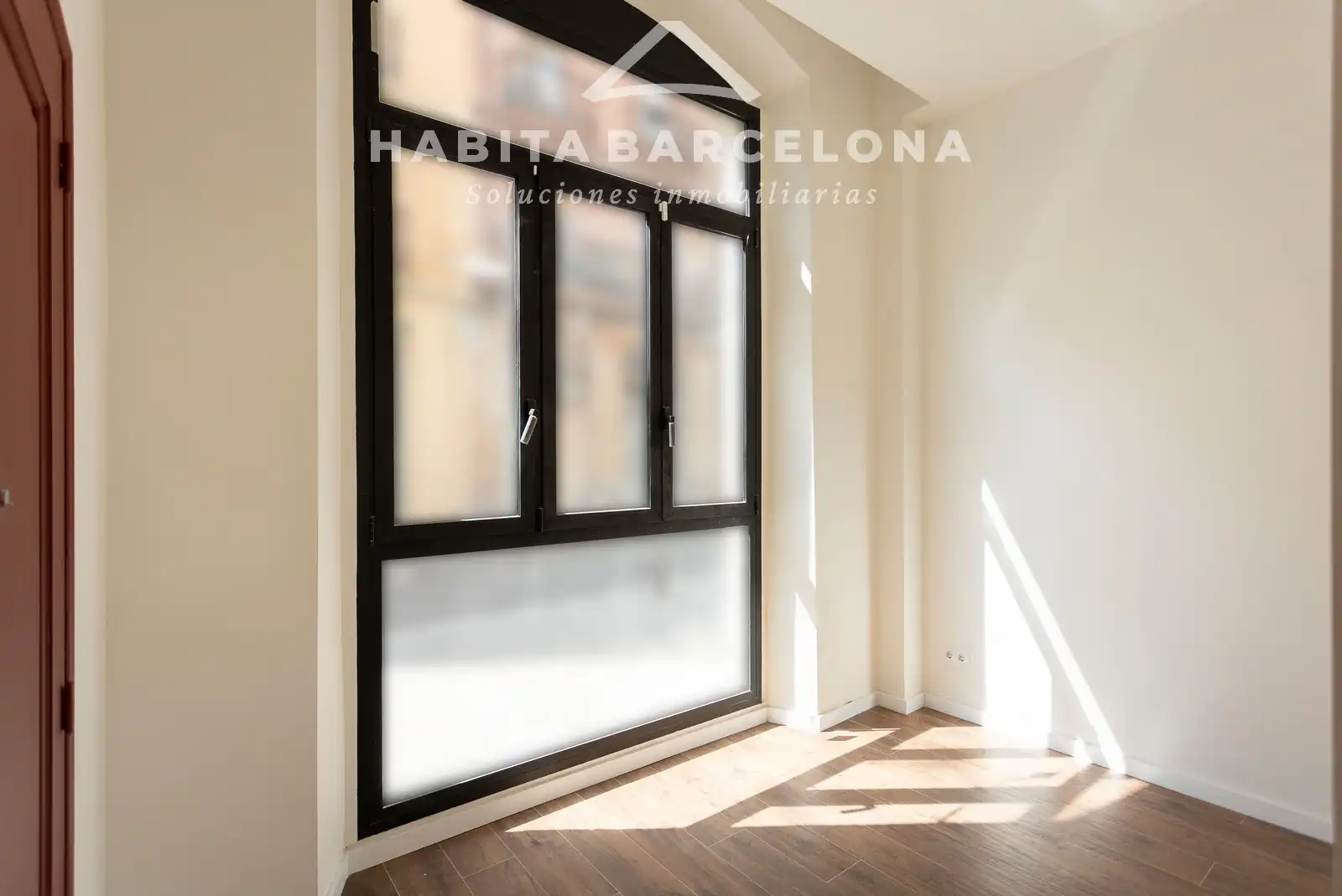 Habitación de Dúplex en venta en Barcelona con Aire acondicionado, Calefacción y Jardín privado