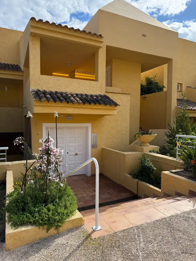 Vista exterior de Pis en venda en Altea amb Aire condicionat, Calefacció i Terrassa