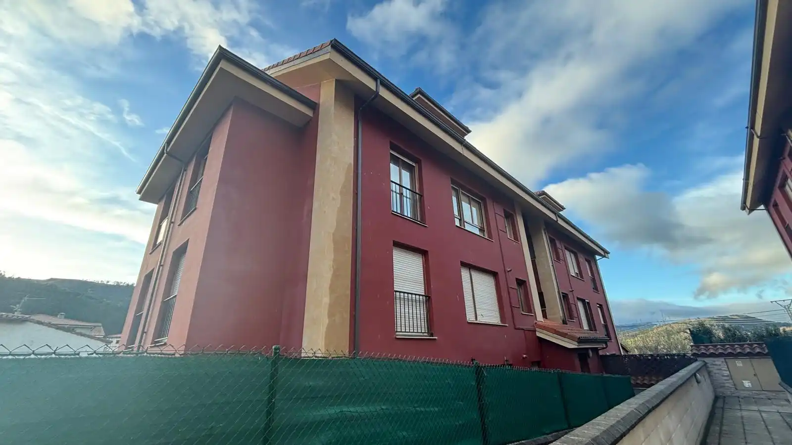 Außenansicht von Wohnung zum Verkauf in Ramales de la Victoria mit Heizung, Terrasse und Möbliert