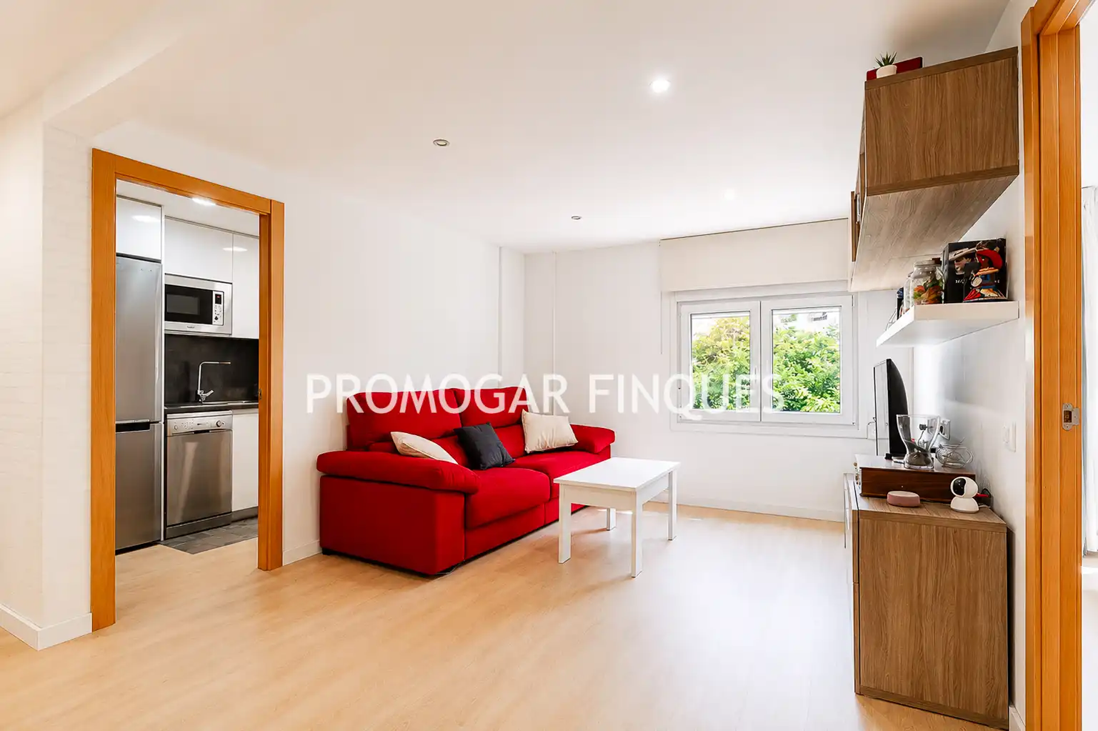 Living room of Flat for sale in Ripollet  with Parquet flooring, Terrace and Oven