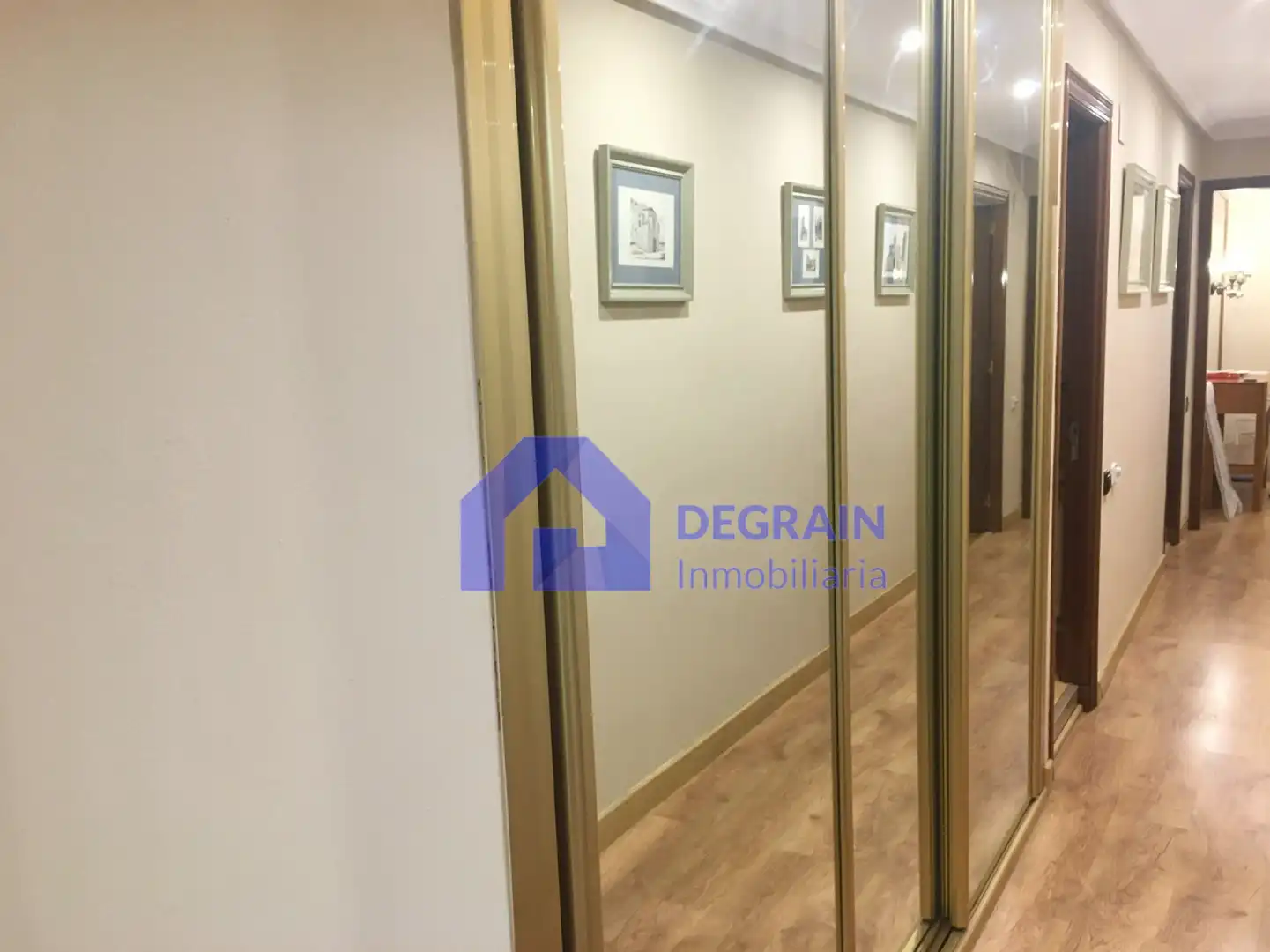 Piso de alquiler en Oviedo  con Calefacción y Balcón