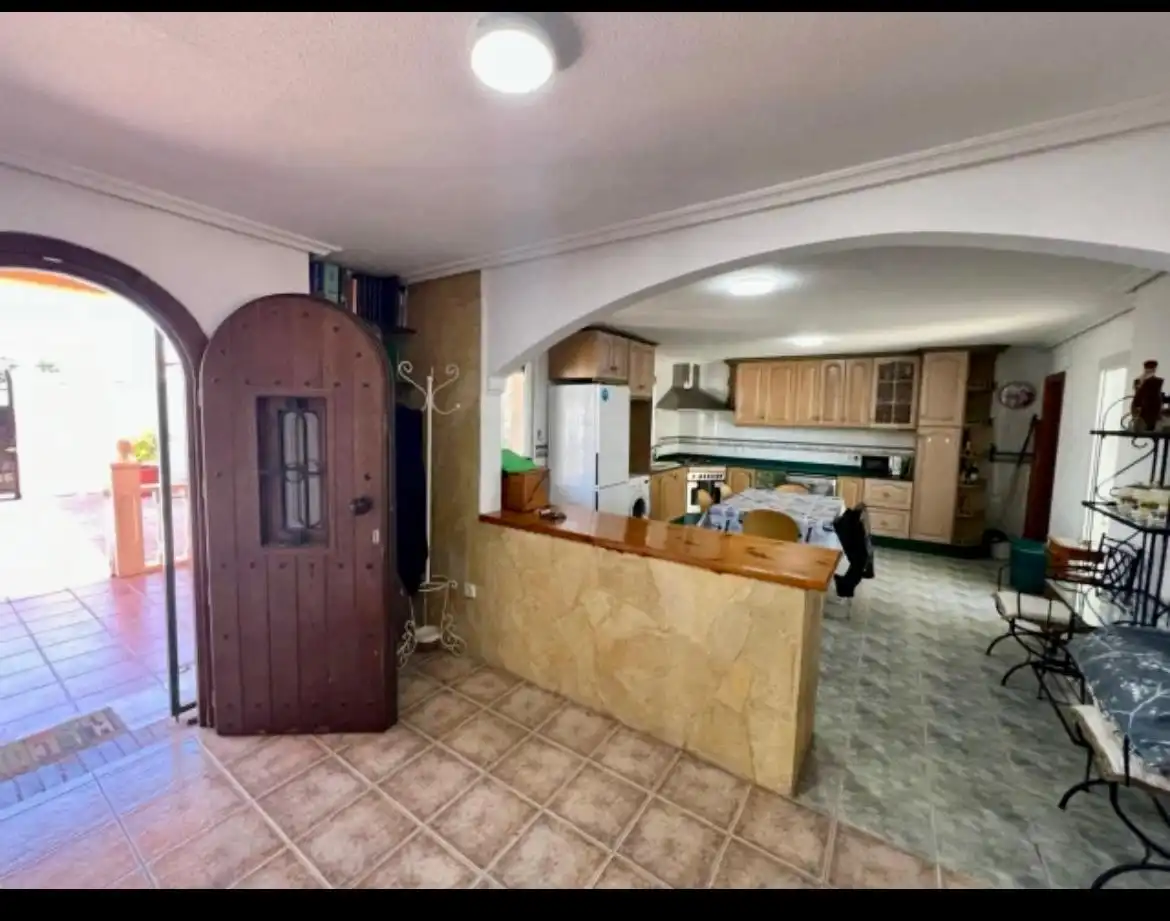 Cuina de Casa o xalet en venda en Elche / Elx amb Aire condicionat, Piscina i Moblat