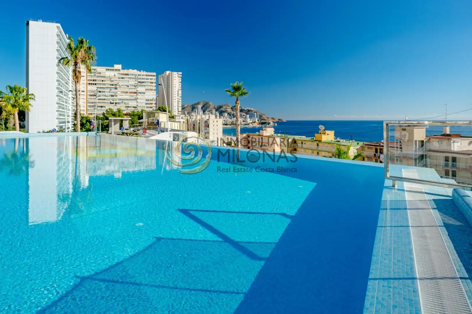 Piscina de Apartament en venda en Benidorm amb Aire condicionat, Terrassa i Traster