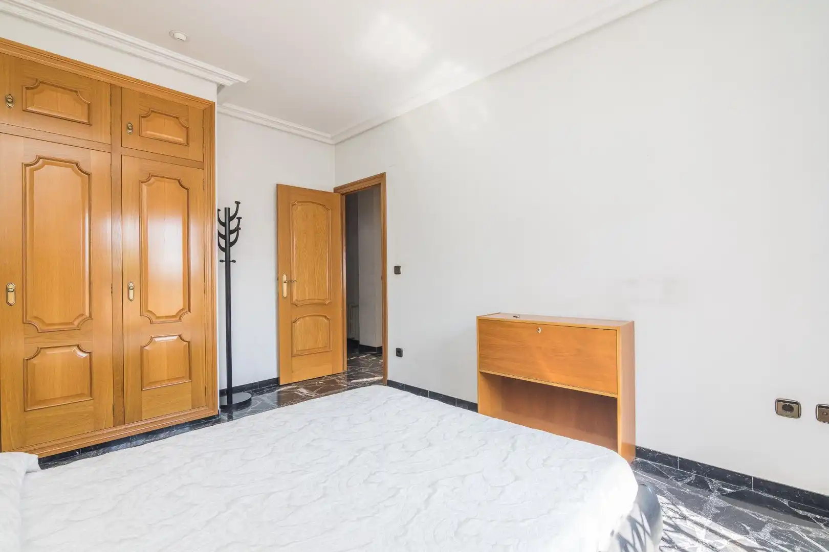 Dormitori de Casa o xalet en venda en Elche / Elx amb Jardí privat, Terrassa i Piscina