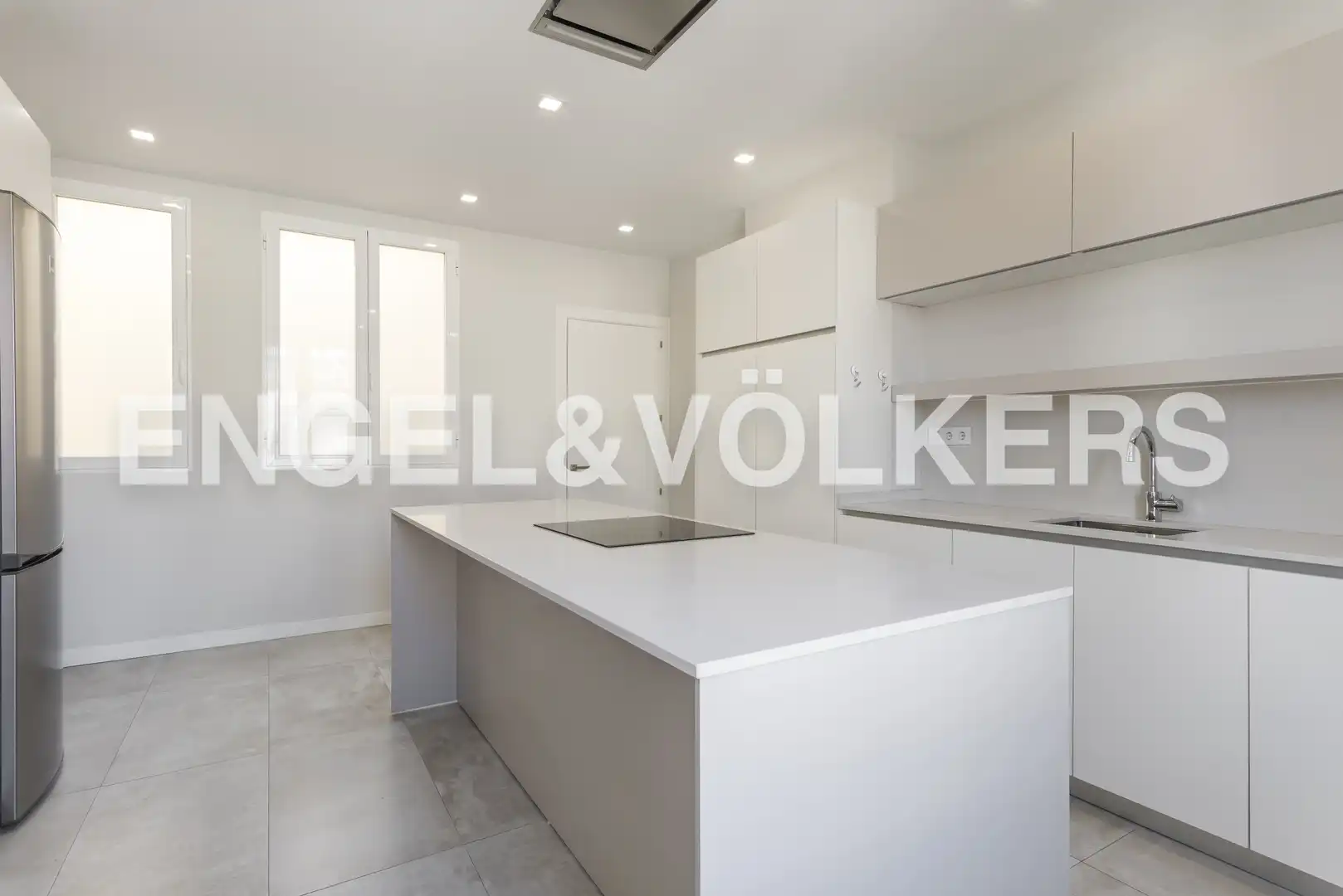 Cocina de Ático de alquiler en Madrid con Aire acondicionado, Calefacción y Parquet