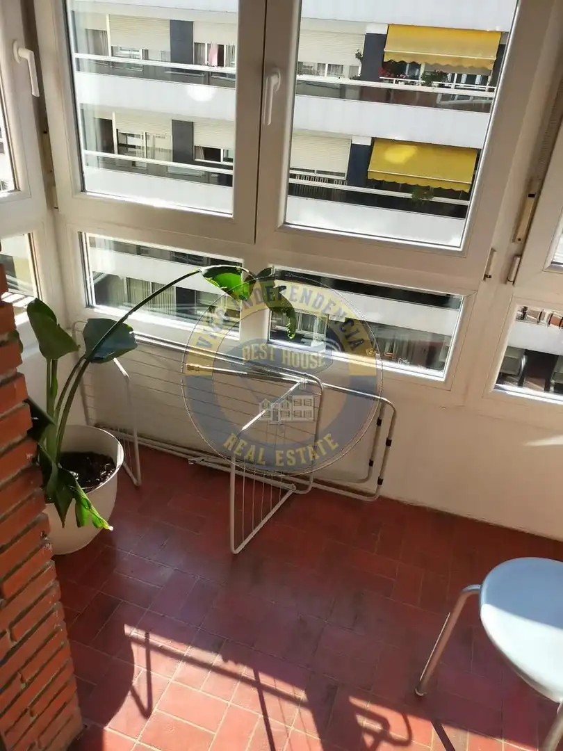 Piso de alquiler en Calle TORRECEDEIRA, Berbés - Peritos