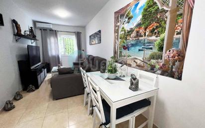 Living room of Flat for sale in Guaro  with Air Conditioner and Swimming Pool