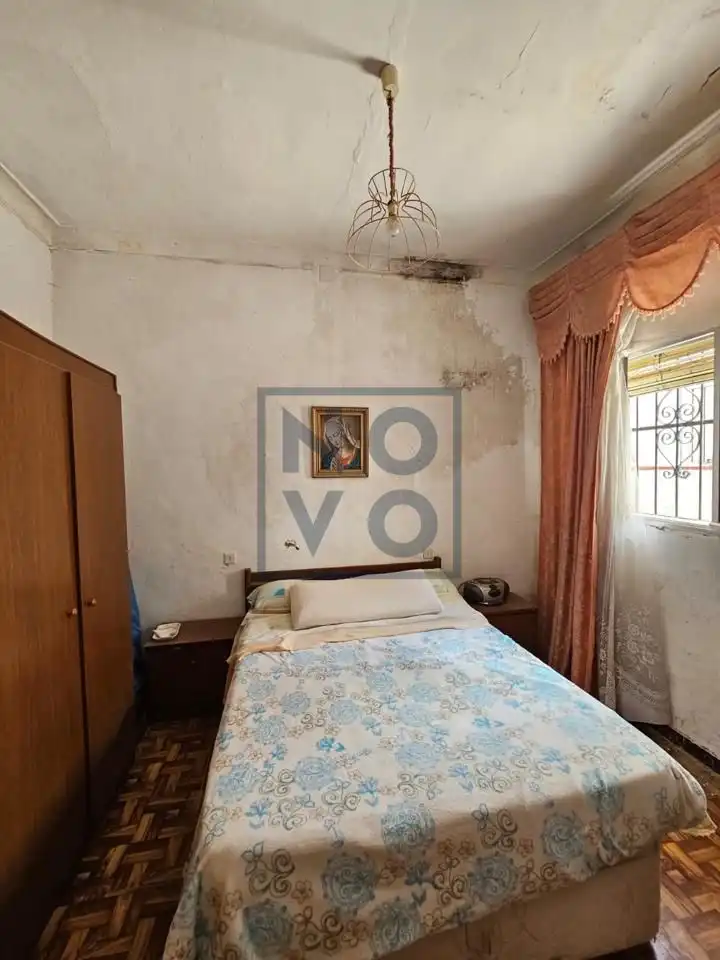 Dormitori de Casa o xalet en venda en Lebrija
