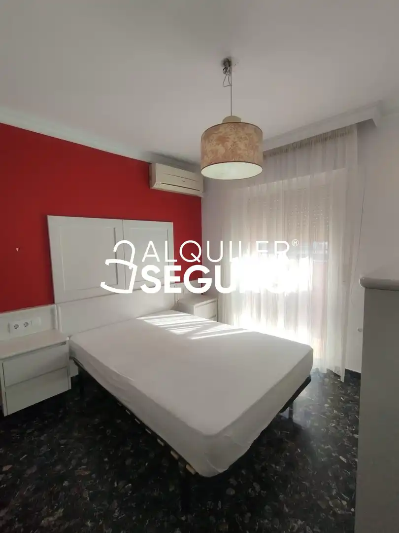 Schlafzimmer von Dachboden zur Miete in Mijas mit Klimaanlage, Heizung und Terrasse