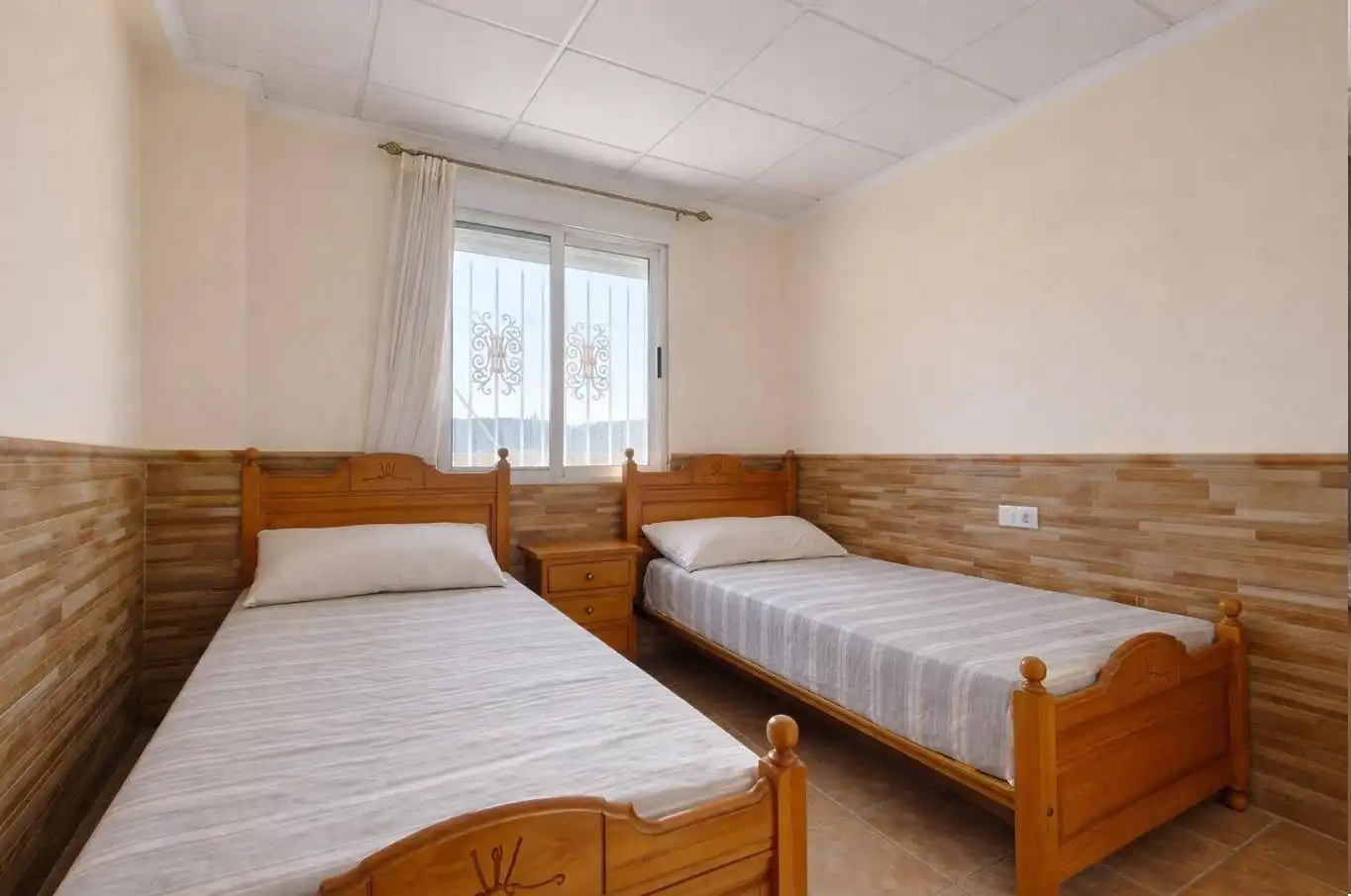 Bedroom of Houses for sale in Crevillent  with Community pool