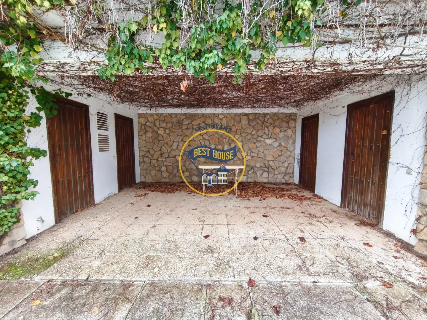 Vista exterior de Casa o xalet en venda en Fontanars dels Alforins amb Jardí privat, Piscina i Moblat