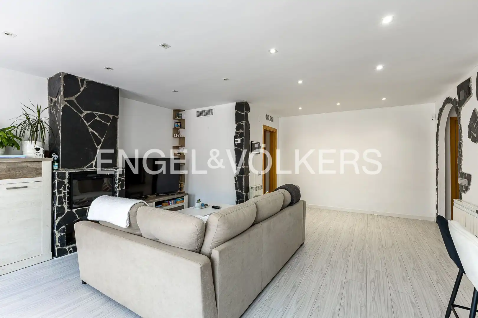 Sala de estar de Piso en venta en Vilanova i la Geltrú con Aire acondicionado, Calefacción y Trastero