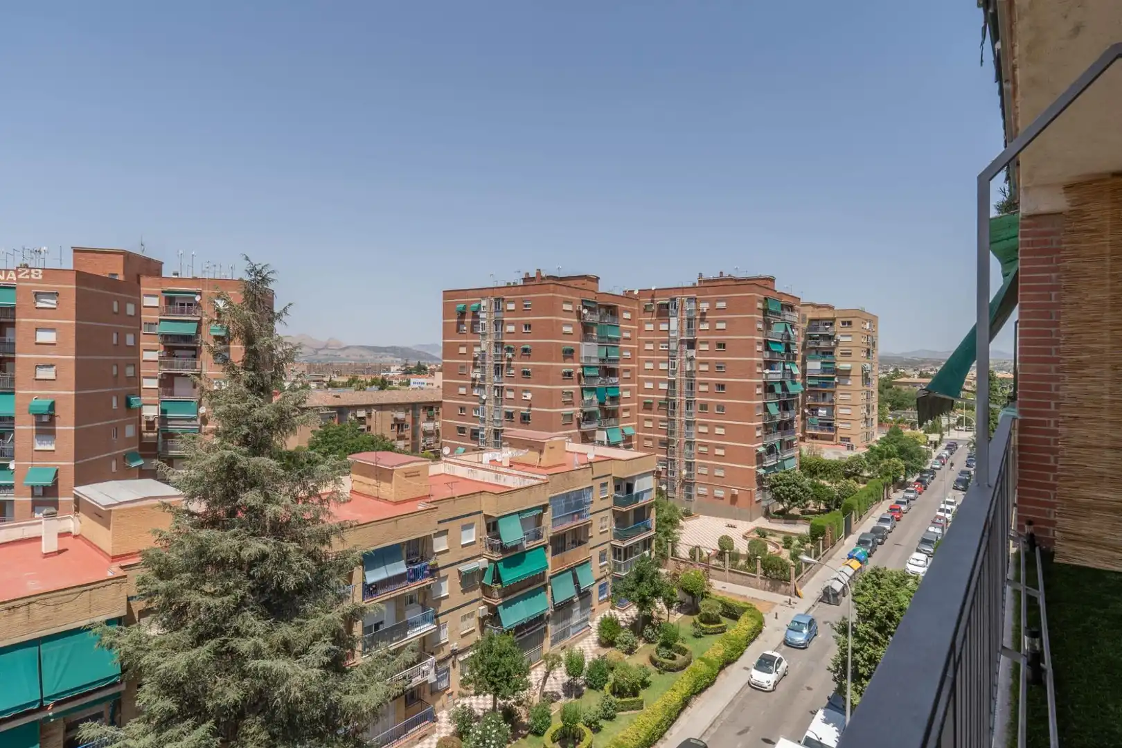 Vista exterior de Pis de lloguer en Granada amb Aire condicionat, Calefacció i Jardí privat
