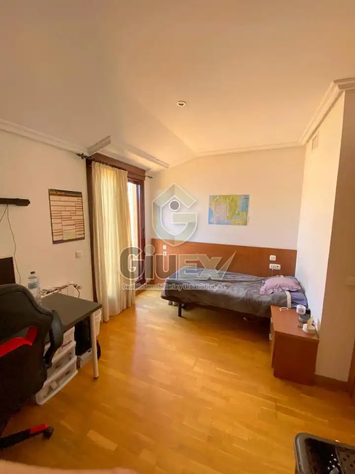 Bedroom of Flat for rent in Cáceres  with Air Conditioner, Heating and Terrace