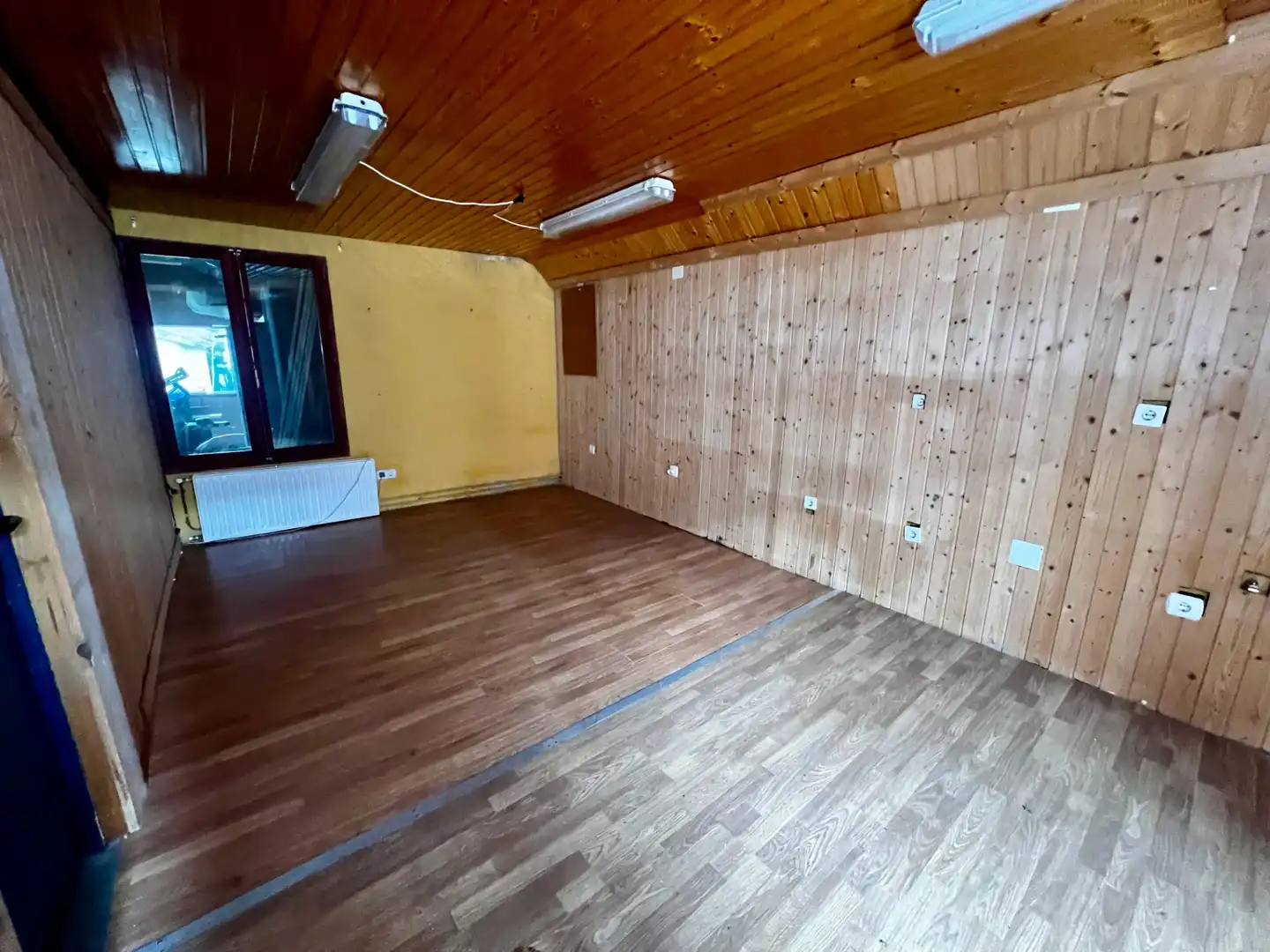 Edificio en venta en Valle de Valdelucio