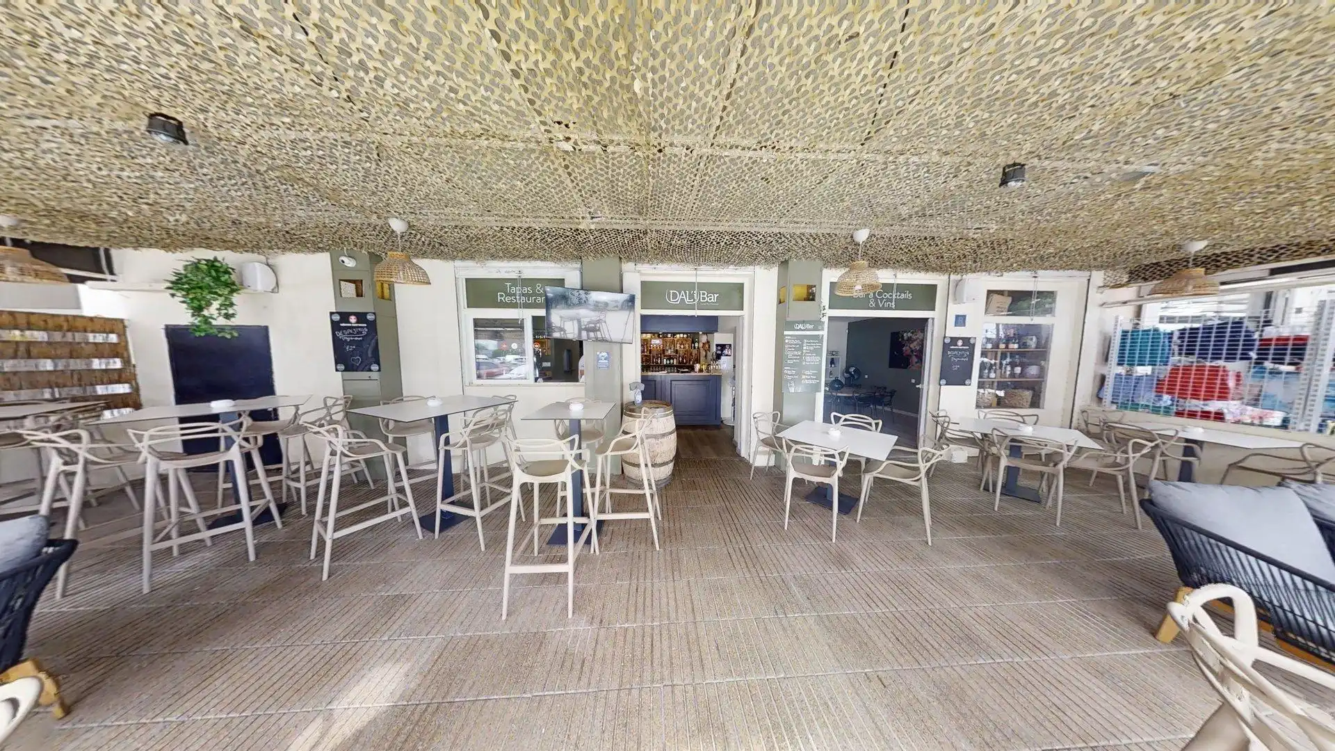 Locale commerciale in cessione a Travesía DE LA GOLA DE L'ESTANY, imagen 4