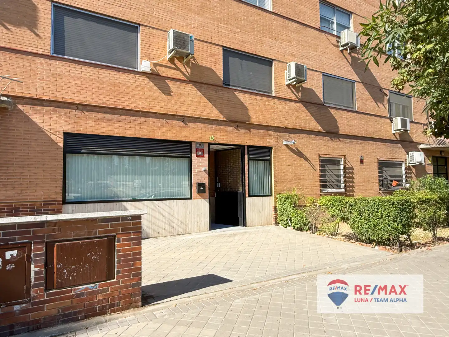Vista exterior de Local de alquiler en Madrid con Aire acondicionado, Calefacción y Parquet