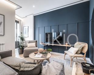 Sala d'estar de Apartament de lloguer en  Madrid Capital amb Aire condicionat, Moblat i Forn