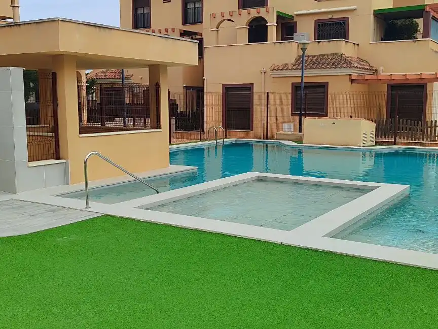 Piscina de Àtic de lloguer en Águilas amb Aire condicionat, Calefacció i Jardí privat