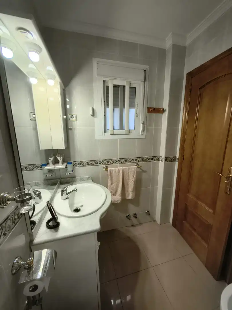 Baño de Piso en venta en Gines con Aire acondicionado
