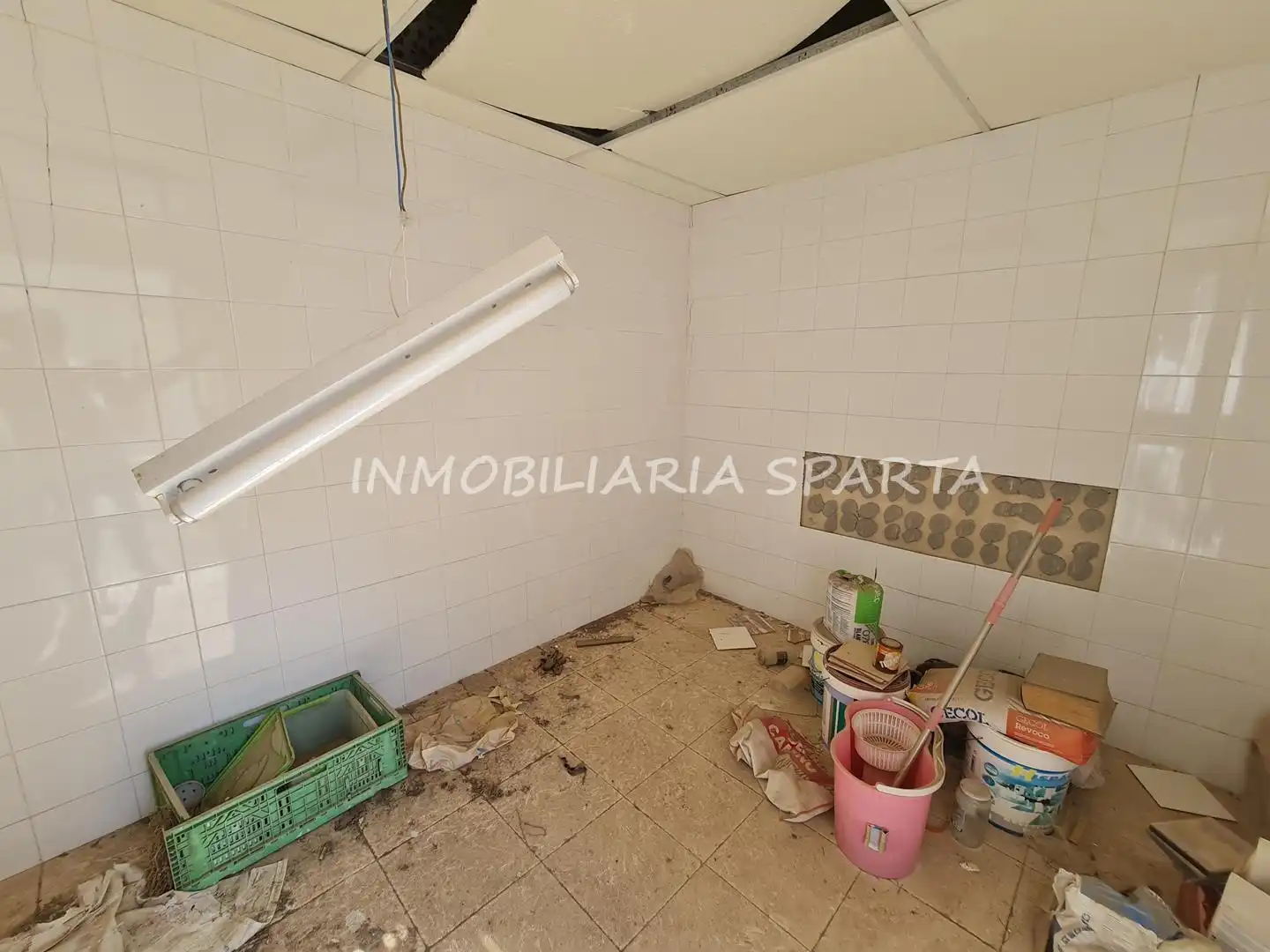 Casa adosada en venda en Sanlúcar la Mayor amb Jardí privat i Balcó