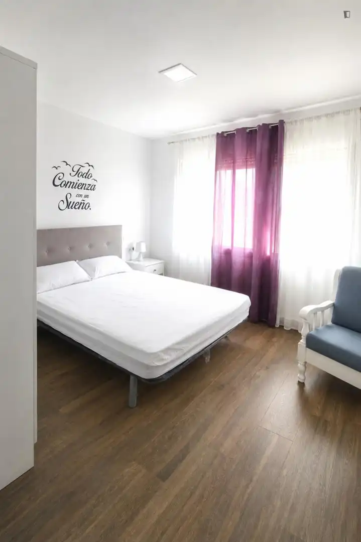 Habitación de Apartamento de alquiler en Albacete con Amueblado, Horno y Lavadora