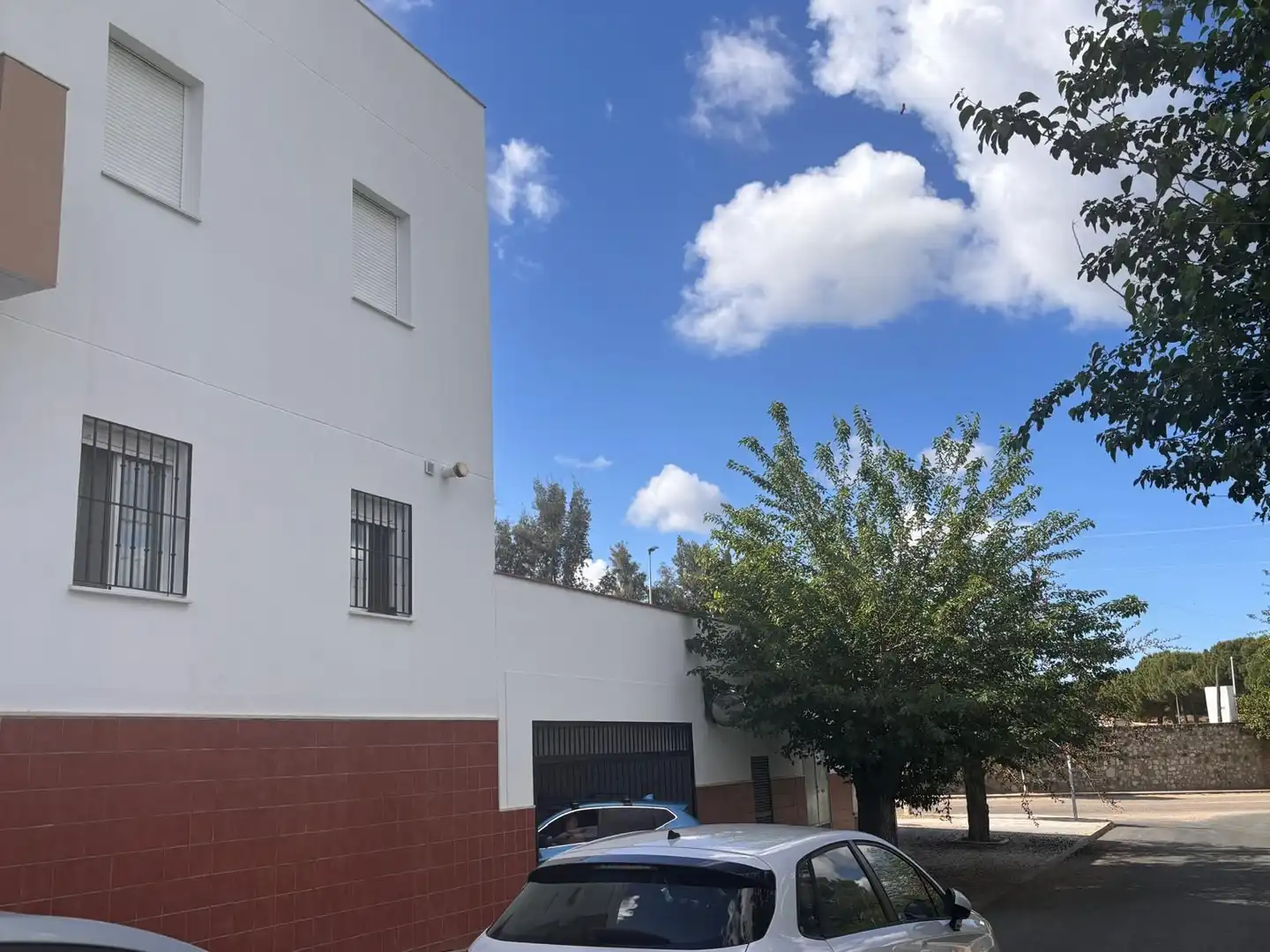 Vista exterior de Piso en venta en Alcalá del Río con Trastero