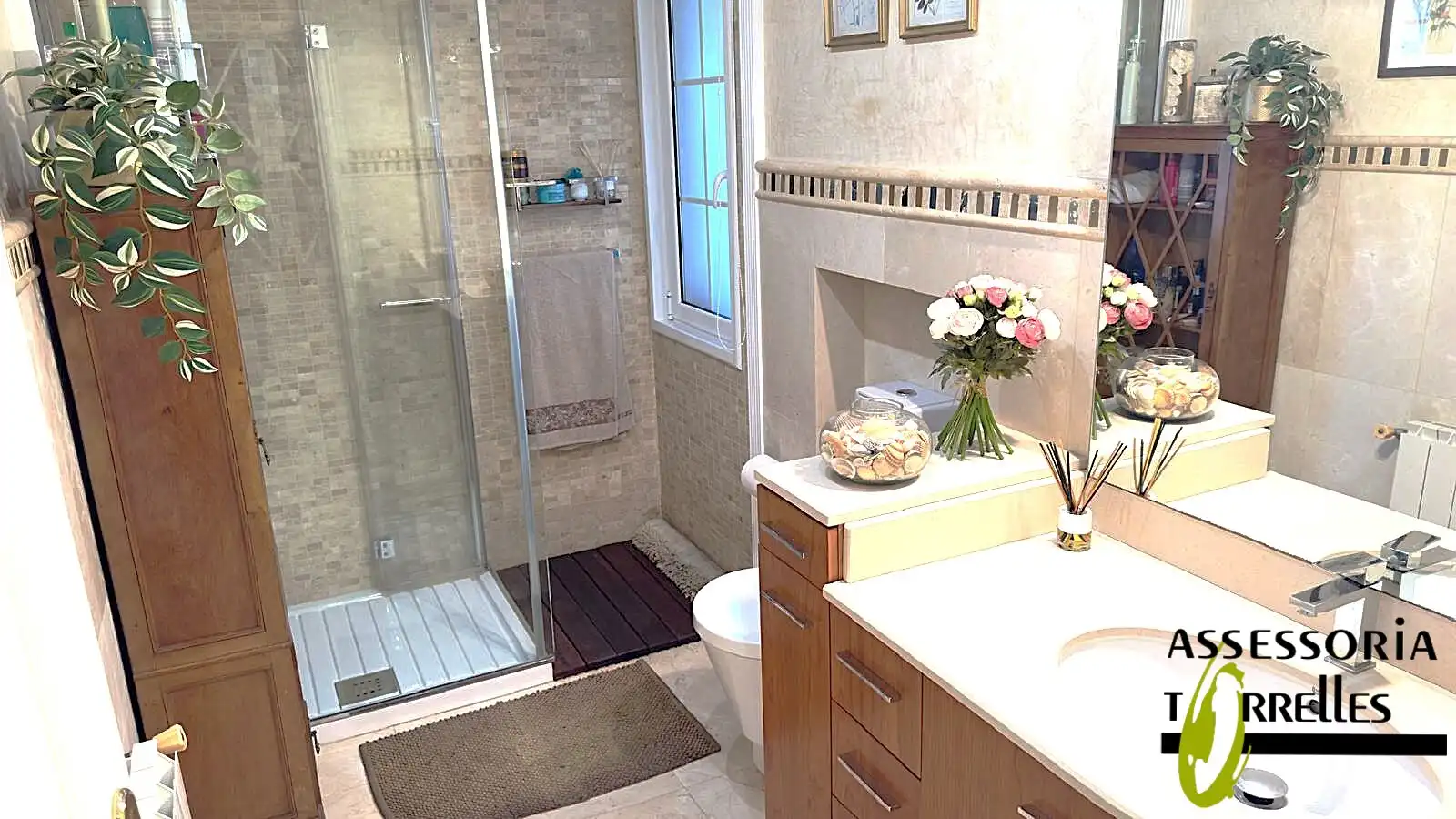 Badezimmer von Haus oder Chalet zum Verkauf in Torrelles de Llobregat mit Heizung, Privatgarten und Parkett