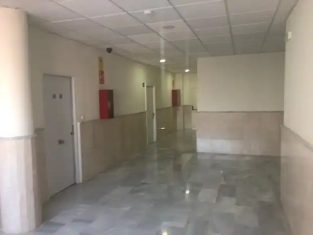 Oficina en venta en Tomares con Aire acondicionado y Calefacción