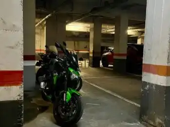 Parkplatz von Garage zur Miete in Barcelona mit Alarm