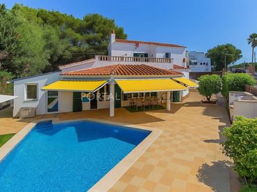 Xalet amb piscina en venda a Calle Moros; De Los Ub S Vitami